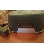 HMDX HX-B322 Bedside Audio Alarm Clock Radio IPhone IPod 30 pin Just Doc... - €68,21 EUR