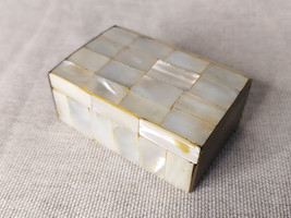 Vintage Mother Of Pearl &amp; Brass Hinged Trinket Box - £27.48 GBP