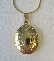 Gold Plated Two Photo Oval Locket with Gold Plated Chain - £7.95 GBP