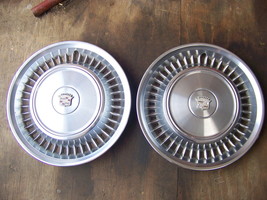 1971 Cadillac Coupe De Ville Hubcaps 15&quot; Oem Pair - £54.47 GBP