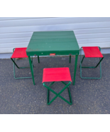 Vintage Green Metal Coleman Folding Camping Table And 3 Red Stools - £181.31 GBP