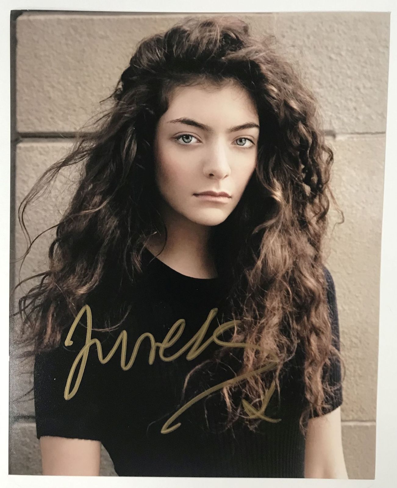 Lorde Autographed Signed Glossy 8x10 Photo - HOLO COA - Photographs