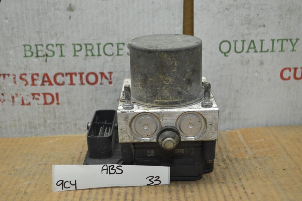 2016-17 Chevrolet Malibu ABS Pump Control OEM 23410405 Module 33-9C4 - $29.39