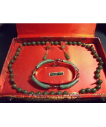 Jade necklace, bracelet and earring set in box-vintage - $375.39 CAD