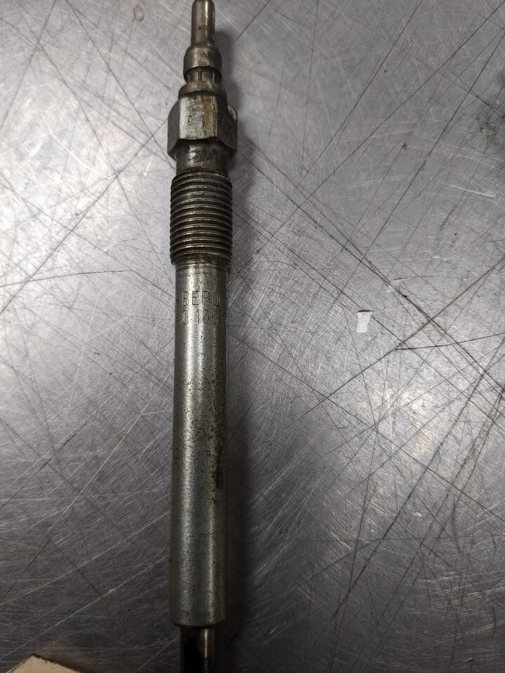 Glow Plugs Set All From 1996 Ford F-350   7.3  Power Stoke Diesel Item image 3