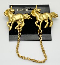 Gold Tone Mystic Magical Unicorn Lapel Fashion Pins w/ Chain (BRAND NEW) - $54.72 MXN