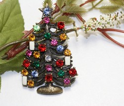 Vintage Rhinestone Christmas Tree Brooch Crystal Christmas Tree Candles Star Pin - £15.82 GBP