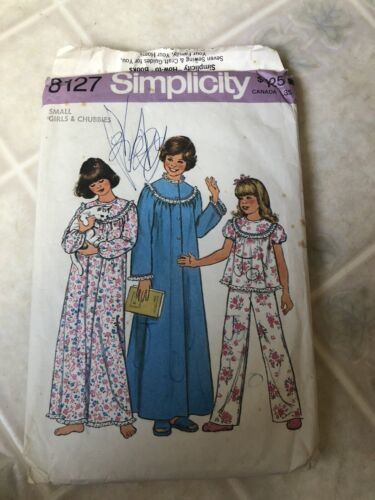Girls' & Chubbies Small Nightgown Pajamas & Robe Simplicity Sewing Pattern 8127 - $16.12