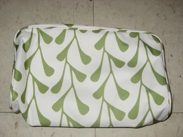 Clinique white green floral travel bag thumb200