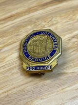 Vintage Pollack Hospital Volunteer Service 200 Hours Lapel Pin Award KG JD - $275.41 MXN Vintage Pollack Hospital Volunteer Service 200 Hours Lapel Pin Award KG JD - $275.41 MXN