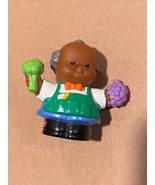 1 Fisher Price Little People Fruit/Vegetable Seller 2004 *Nice Condition... - $10.85 CAD