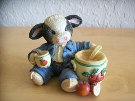 1995 Mary Moo Moo’s “Sweet, Warm and Wonderful” Figurine  - £17.32 GBP