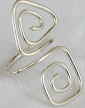 Greek silver ring - $227.14 MXN