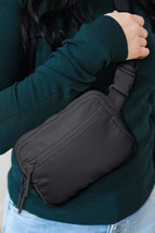 Black Wide Belt Zipped Square Crossbody Bag - $247.14 MXN