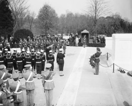President Franklin D. Roosevelt at Arlington Armistice Day ceremony Photo Print - £7.04 GBP+