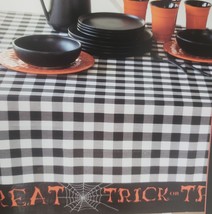 Printed Fabric Tablecloth 60&quot; Round, Halloween, Trick Or Treat Black &amp; White,Bm - £23.87 GBP