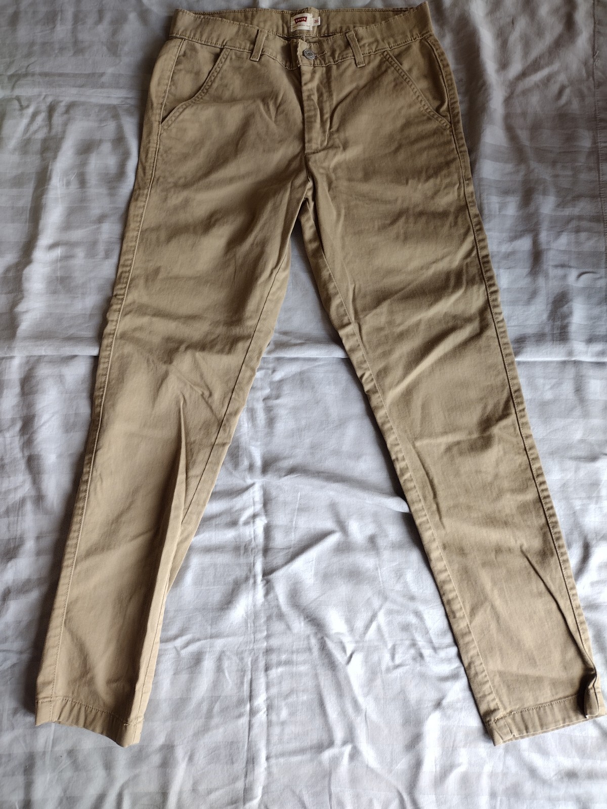 Levi&#39;s Women Khaki Classic Chino Flat-Front Casual Pants W26 EUC - $11.88