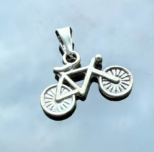 VINTAGE 925 STERLING SILVER SMALL  BICYCLE CHARM PENDANT - $523.39 MXN