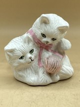 Vintage Kitsch Ceramic MCM White Kitty Cat Real Yarn Ball Figurine - $17.41