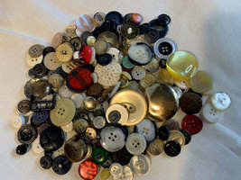 Vintage buttons set #831 - £7.99 GBP