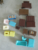 Lot of 16 Vintage 1950s Dollhouse Furniture Kitchen Living Room Bathroom Pieces - £29.27 GBP