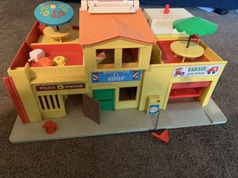 Vintage Fisher Price Little People Play Family Village 997 Playset - £54.40 GBP