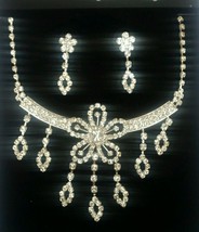 Elegant and Stylish Bollywood Silver plated Stunning Diamante Flower Necklace - £16.11 GBP