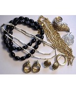 10 Pieces Designed Jewelry Trifari Monet SarahCov Gerrys - $129.63 CAD