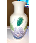 Vase  Porcelain Orchid and water lily  Art Hand Painted circa 1965 Japan... - $448.05 MXN