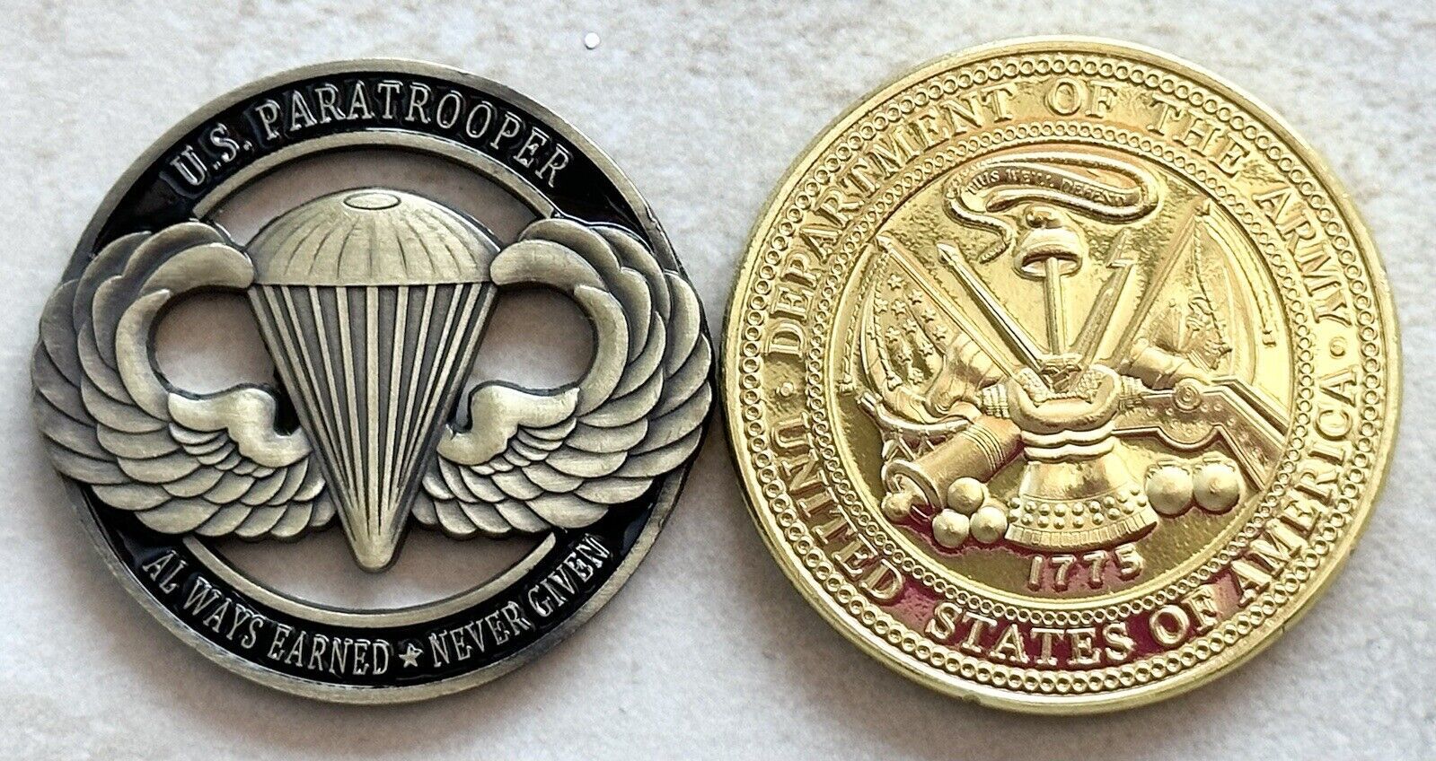 82nd Airborne Division / U.S. Army Challenge Coin W Jump Wings Badge Item image 2
