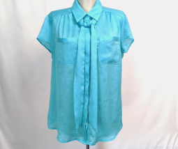 New York &amp; Company Short Sleeve Shirt stretch Top size M Blue Tie-Collar - £7.99 GBP