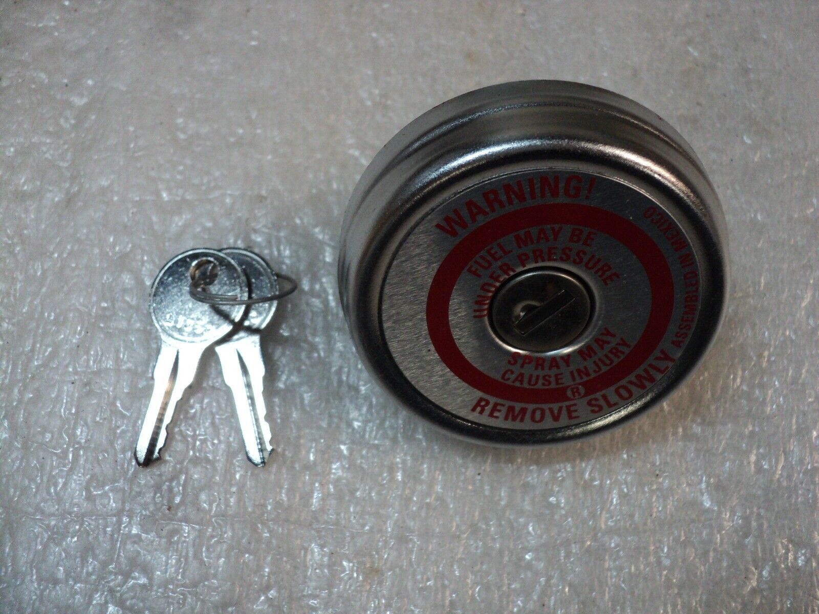 NEW ! 70 DODGE CHALLENGER LOCKING GAS,WORKS WITH FLIP TOP GAS GAP