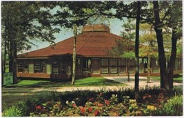 Postcard Bangor Lodge Lake Muskoka Bracebridge Ontario - $3.47