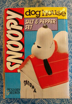 Vintage P EAN Uts Benjamin Medwin Snoopy On House Salt &amp; Pepper S&amp;P Shakers Nib - £13.58 GBP