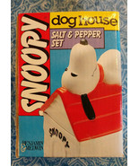 Vintage PEANUTS Benjamin Medwin SNOOPY On House Salt &amp; Pepper S&amp;P Shaker... - £13.66 GBP