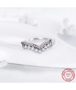 Luxury 925 Sterling Silver Dazzling A5 Zirconia V-Style Crown Ring (Size... - €29,96 EUR