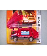 Matchbox City Action Red 2008 Garbage Truck - $803.37 MXN
