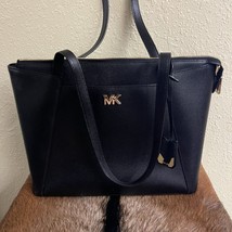 Michael Kors Maddie Black Leather Top Zip Medium Tote Purse 30S8GN2T2L - £70.51 GBP