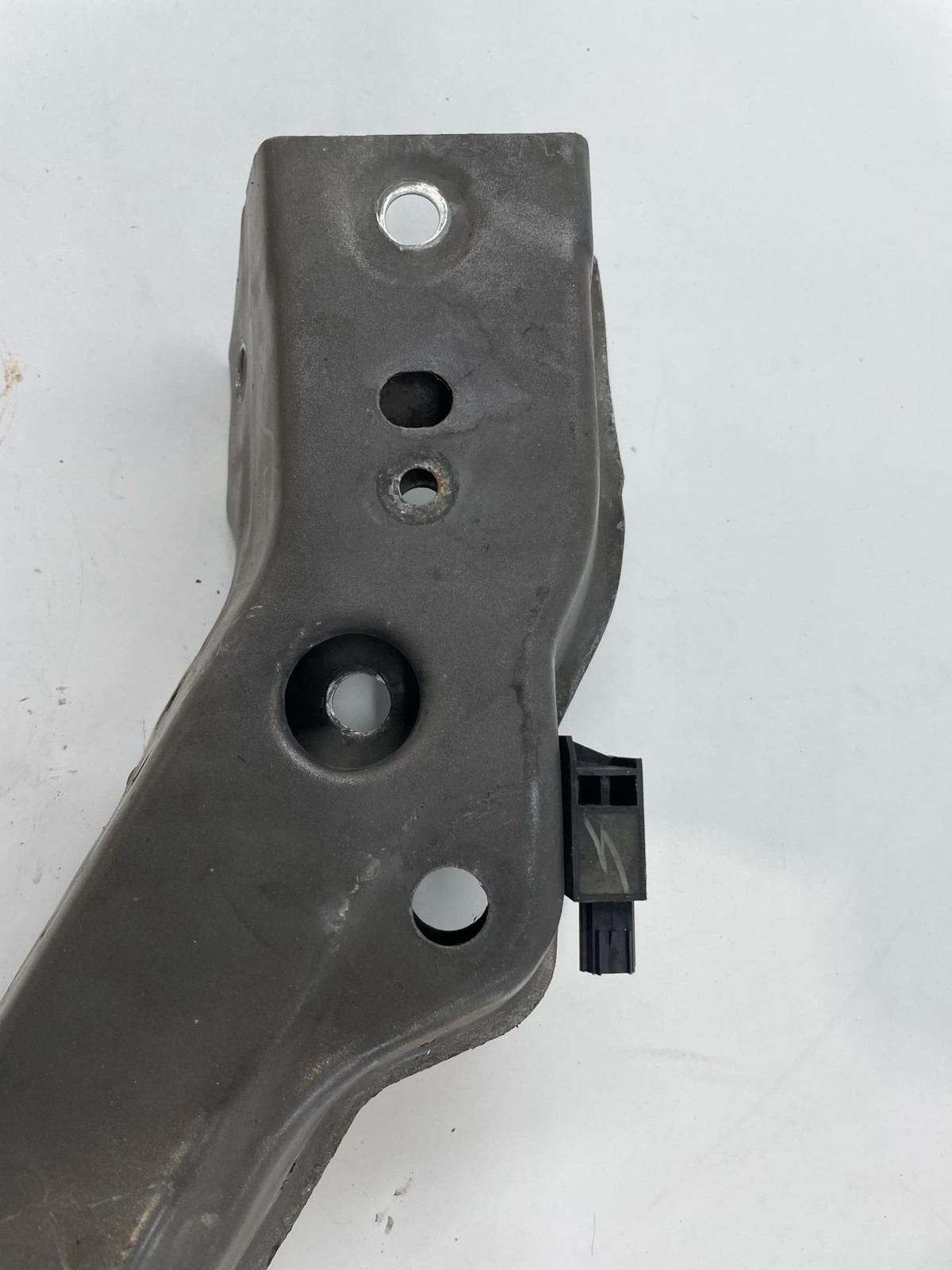 2010-2016 Cadillac SRX 3.0L Upper Radiator Support Cover 7321057 OEM Item image 4