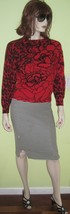 Vintage Women&#39;s Ladies MAGNOLIA Floral Sequin Red Black Sweater Size Medium  - £31.96 GBP