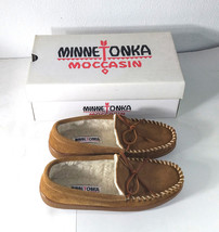 Minnetonka Men’s Moccasin Slippers Shoes Cinnamon Size 8 Medium Pile Tra... - $44.99