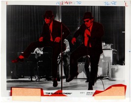 *THE BLUES BROTHERS (&#39;80) Jake and Elroy Perform During a Concert Newspaper-Used - £27.91 GBP