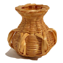 dollhouse miniature basket vase handmade woven bamboo wicker natural color - £6.38 GBP