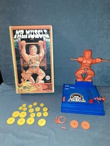 1977 Mr. Muscle World Champion Weight Lifting Game Ideal Toys - £27.68 GBP