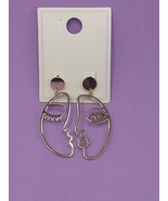 Gold Tone Etch Face Earrings - $20.31 CAD