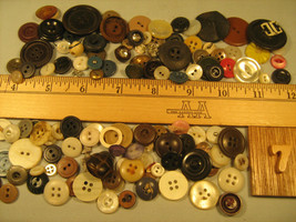 [h18-7] Lot Of Vintage Buttons Plastic, Bakelite? - £12.78 GBP