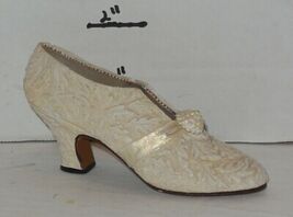 1999 JUST THE RIGHT SHOE #25031 MINIATURE I DO High Heel White Raine Willit - $14.80