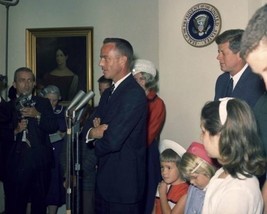 President John F. Kennedy and Astronaut Scott Carpenter New 8x10 Photo - £6.93 GBP