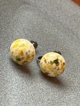 Vintage Small Yellow Confetti Plastic Round Cab Screwback Earrings – 0.5 inches - £9.00 GBP