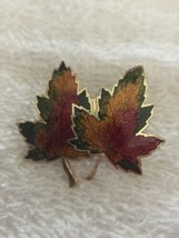 Canadian Maple Tree Leaf Leaves Enamel &amp; Metal Lapel Brooch Pin - £11.20 GBP